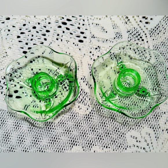 PAIR OF FENTON LOTUS 6-PETAL GREEN URANIUM VASELINE GLASS 3-FOOTED CANDLE HOLDER - Picture 1 of 11